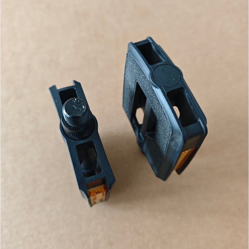 แป้นเหยียบจักรยานรุ่นใหม่ Urba - Pedal Platform Flat บทวิจารณ์และราคา